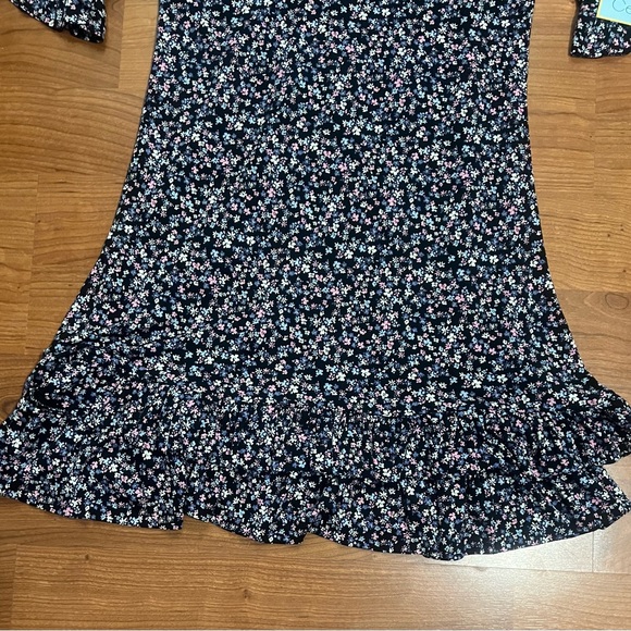 CECE Woman’s V - neck  pull on Vibrant blooms Midi dress - Picture 4 of 16